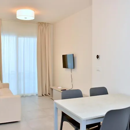 Chic Seaview With Private Terrace 公寓 *